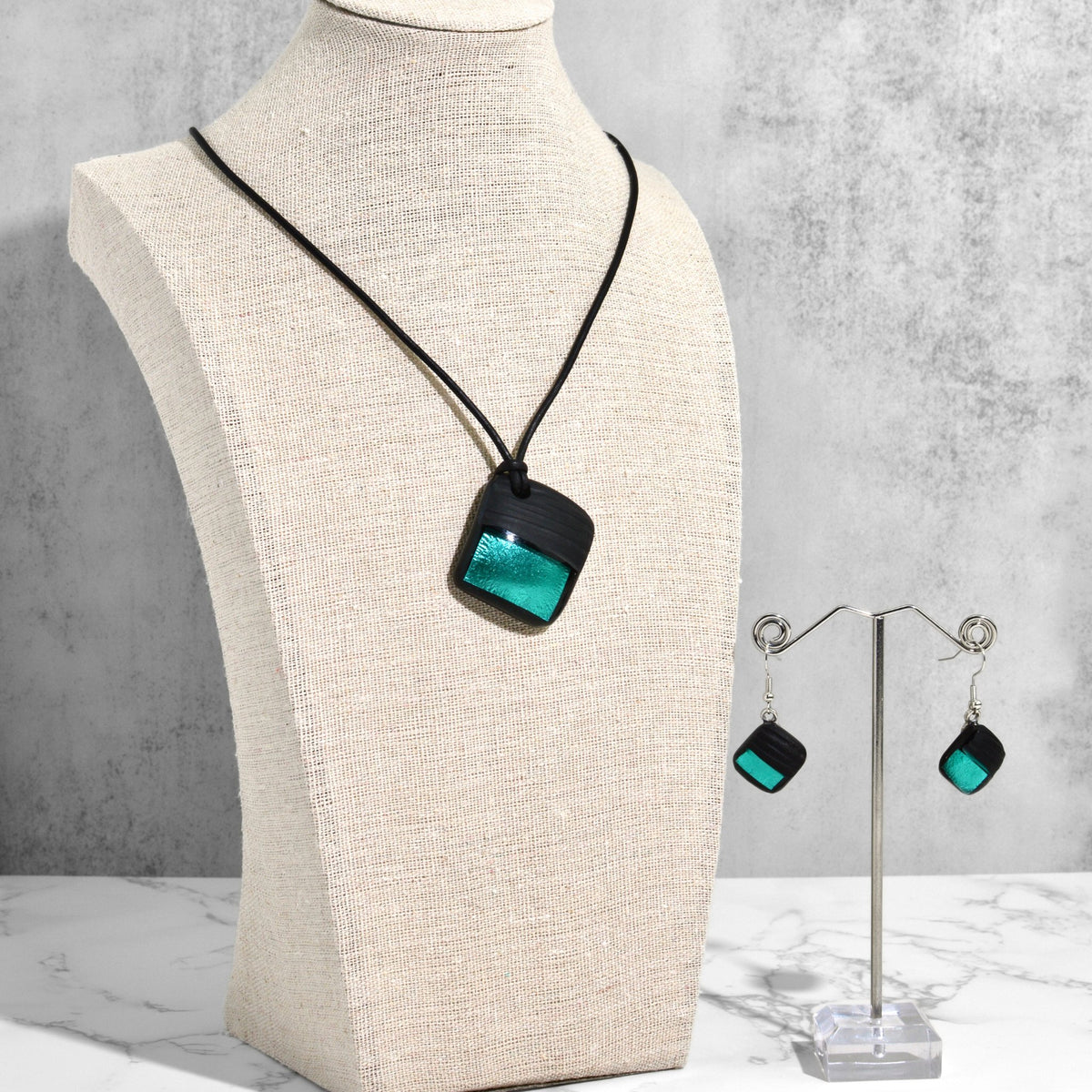 Modena Murano Glass Etched Pendant Necklace and Earrings