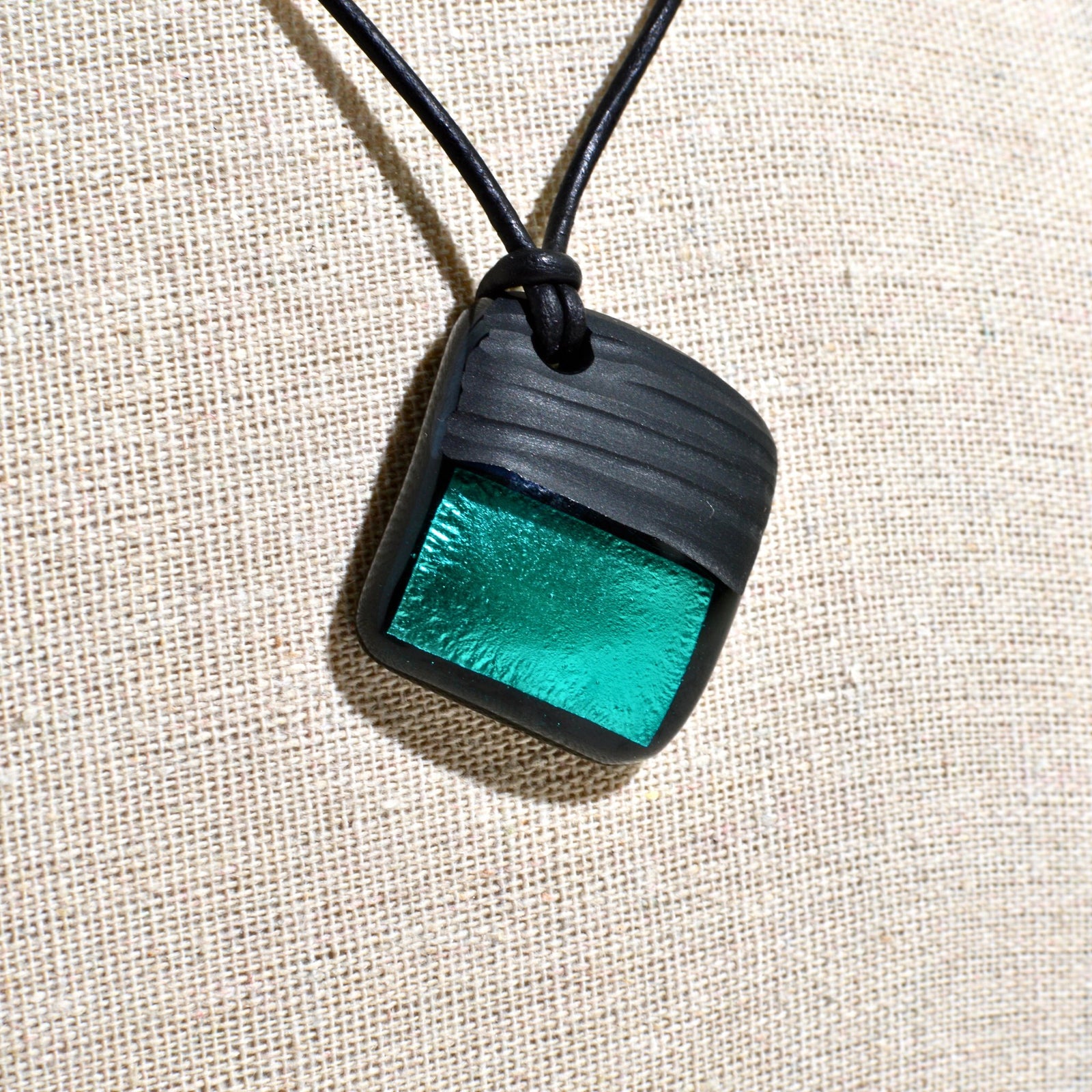 Modena Murano glass etched pendant necklace and matching earrings from My Italian Decor jewelry set, featuring handcrafted Italian glass jewelry.