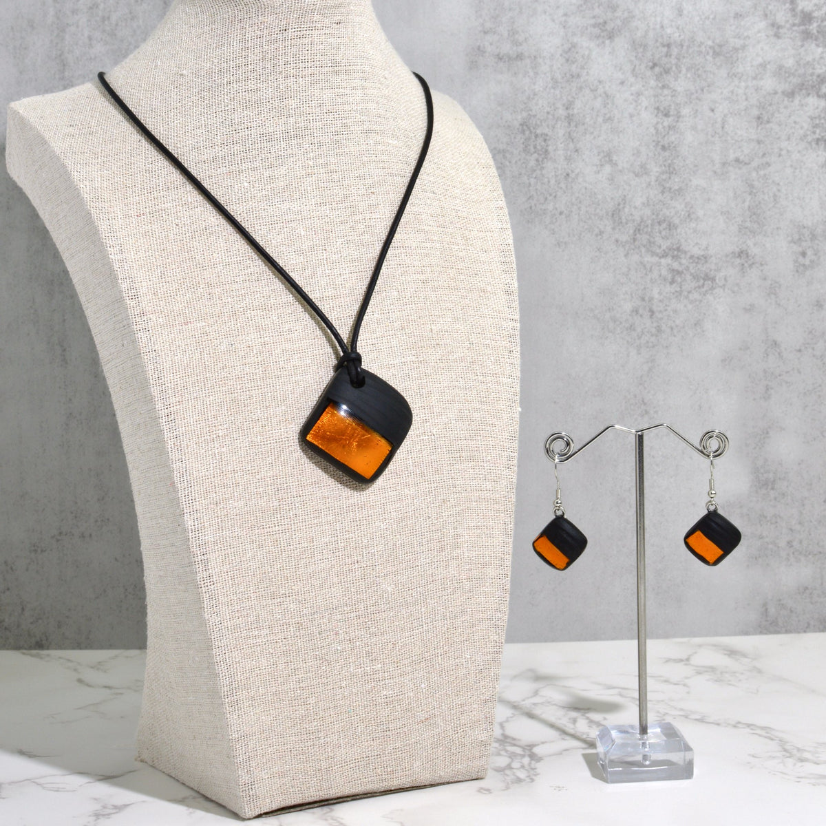 Modena Murano Glass Etched Pendant Necklace and Earrings