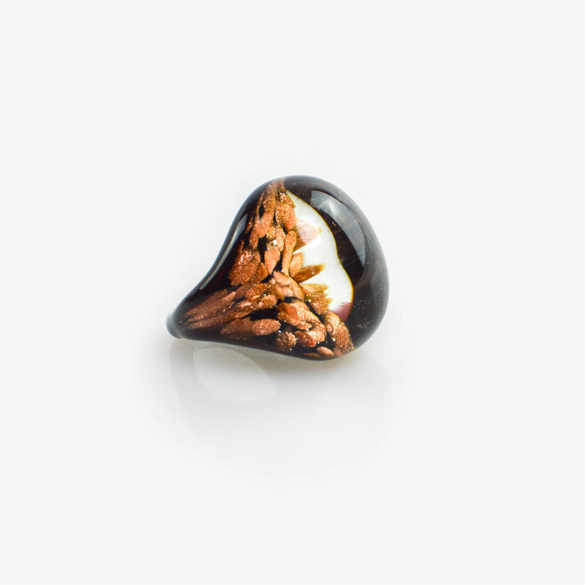 Black Murano glass ring with aventurina accents by My Italian Decor, crafted in Italy, showcasing intricate glasswork and elegant design.