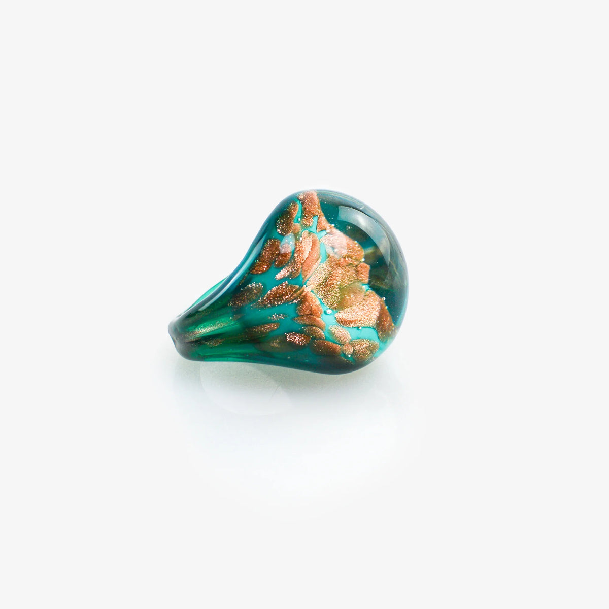 Green Murano glass ring with aventurina details by My Italian Decor, showcasing handcrafted Italian jewelry design.