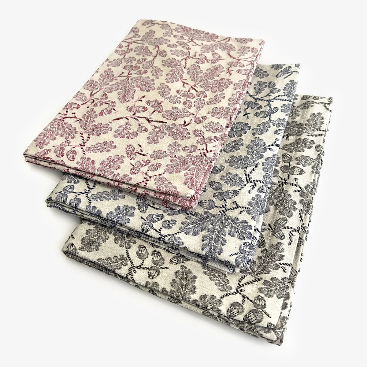 Busatti Acorn Table Runner, Made in Italy
