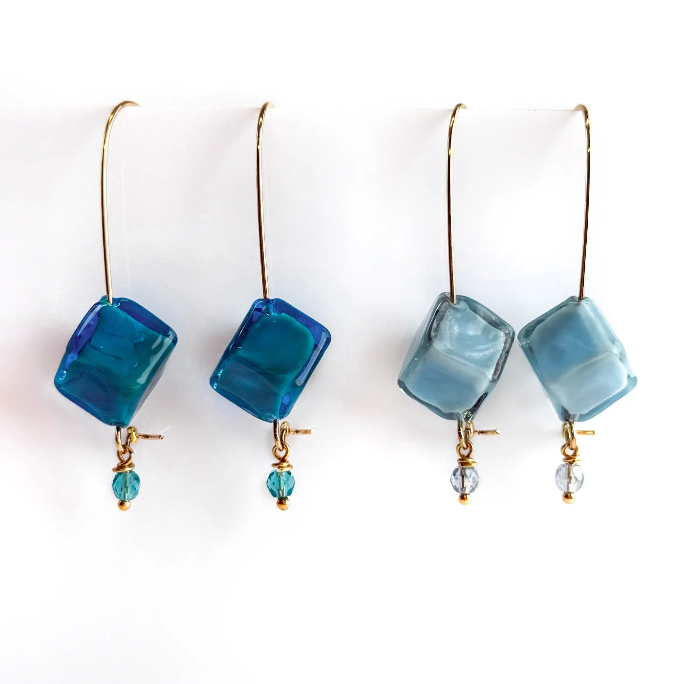 Gold Murano glass cube earrings handcrafted in Italy, stylish and elegant jewelry by My Italian Decor