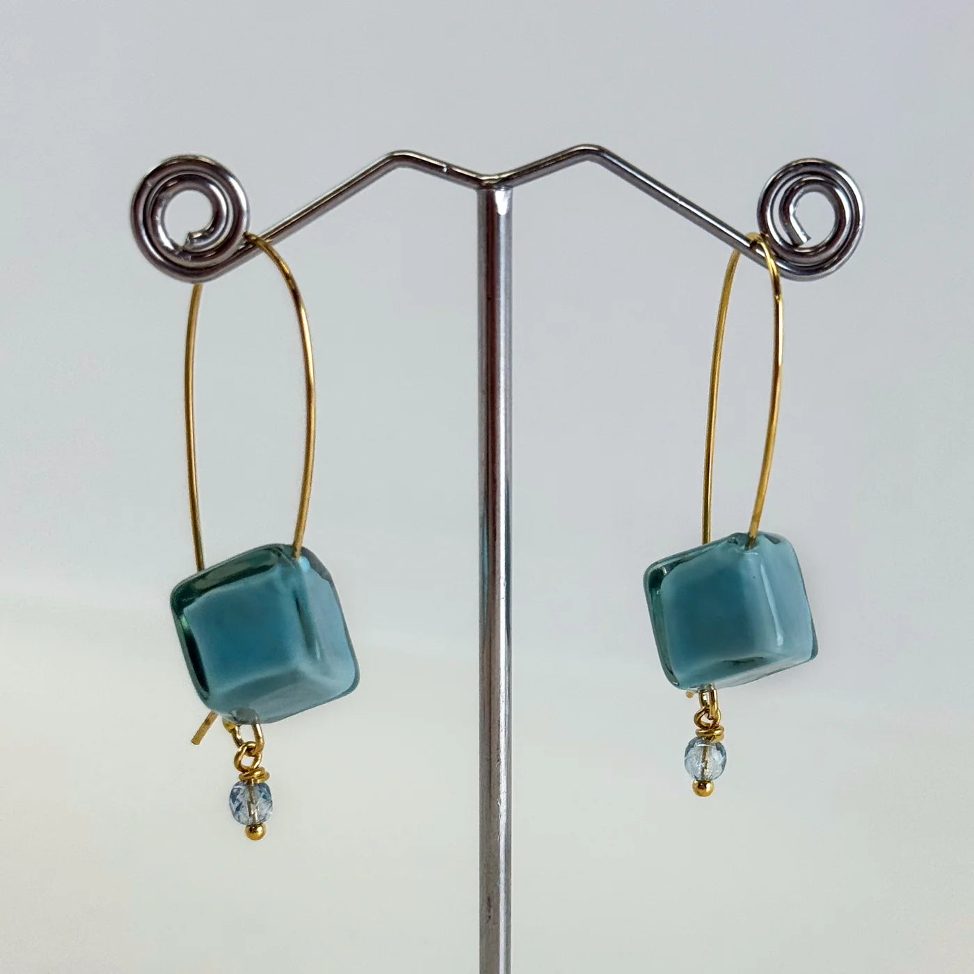 Gold Murano glass Dolce earrings by My Italian Decor, handcrafted in Italy, featuring cube-shaped glass design.