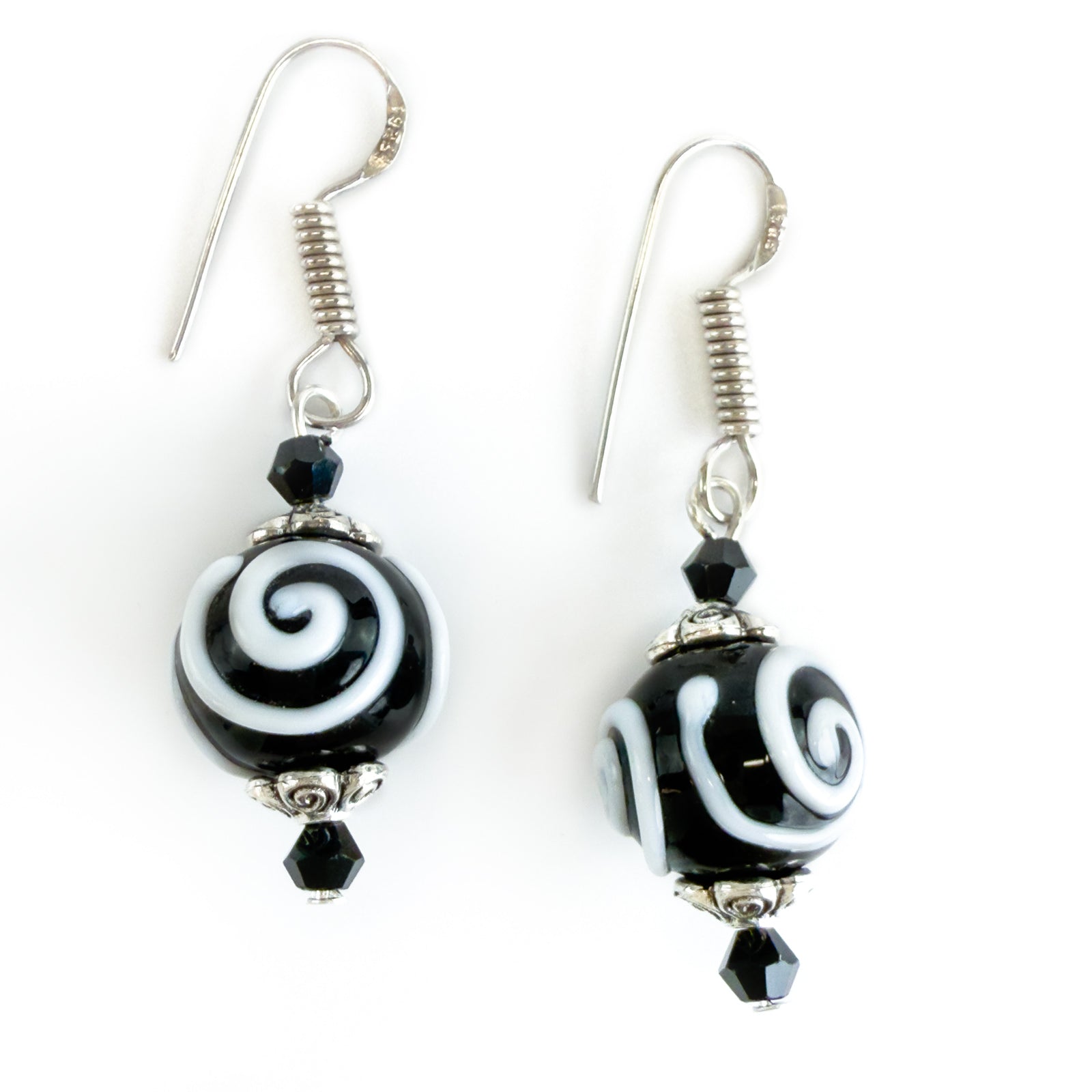 Black and white beaded bracelet and earrings set by My Italian Decor, featuring large beads and elegant design.