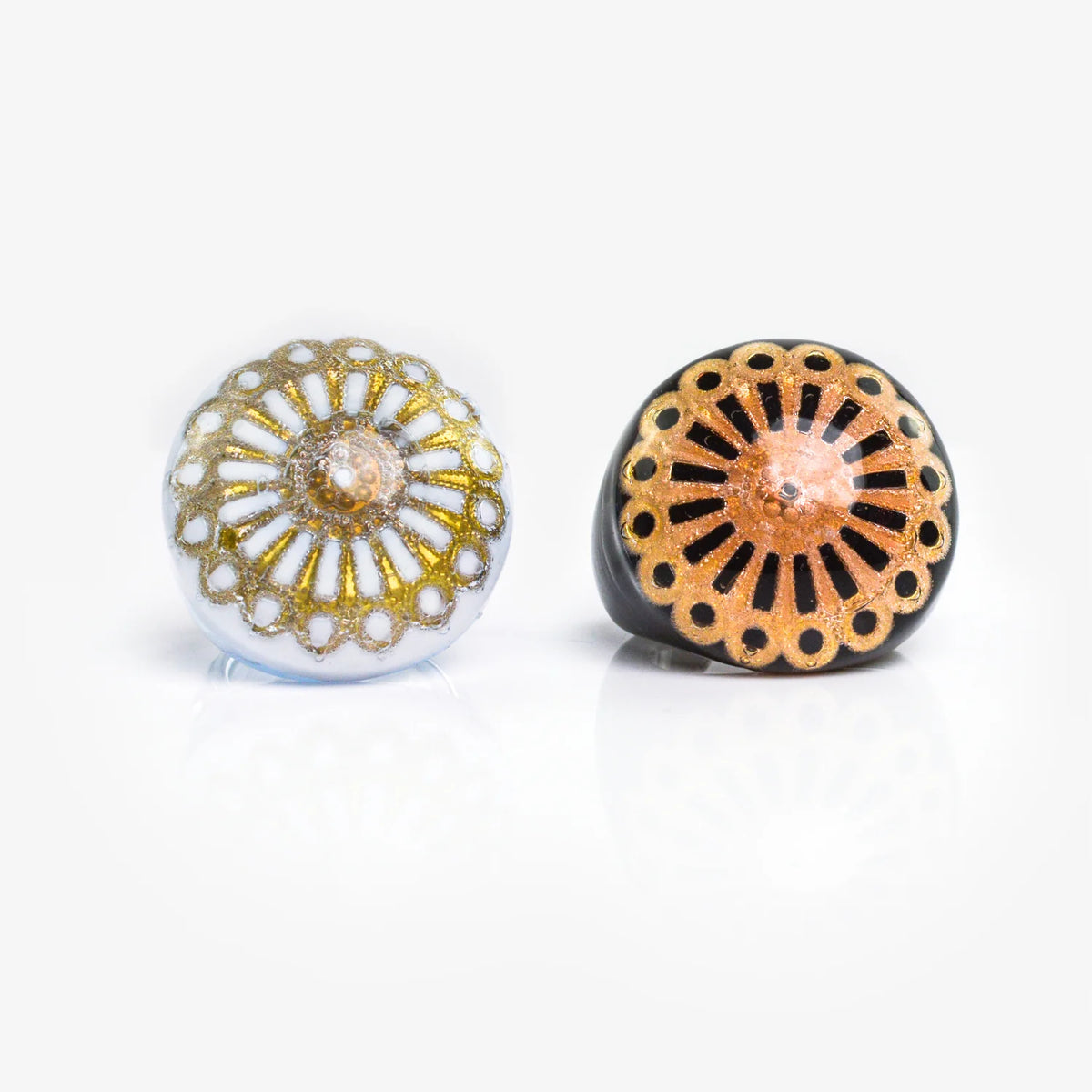 Black Murano glass lace statement ring by My Italian Decor, showcasing intricate lace design and Italian craftsmanship.