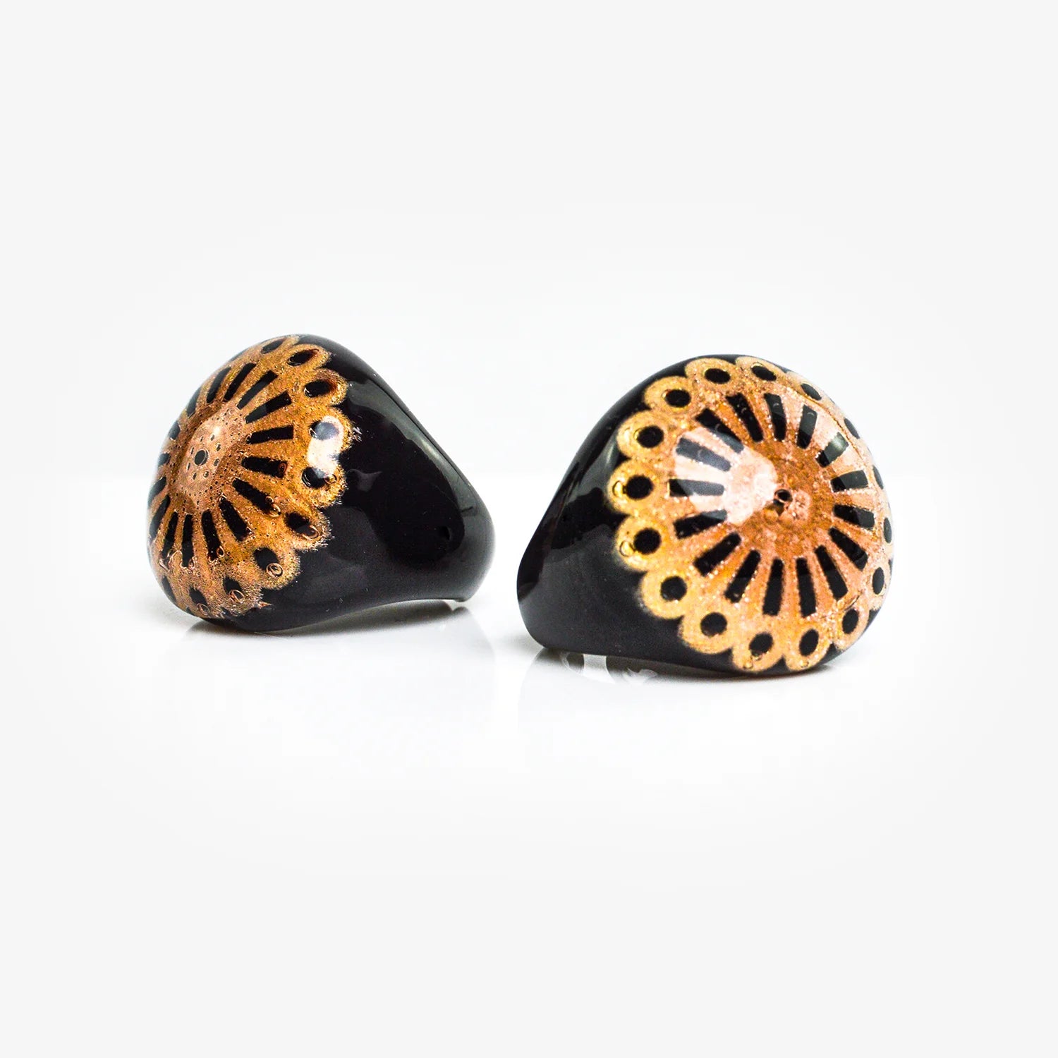 Black Murano glass lace statement ring made in Italy, featuring intricate lace design, by My Italian Decor.
