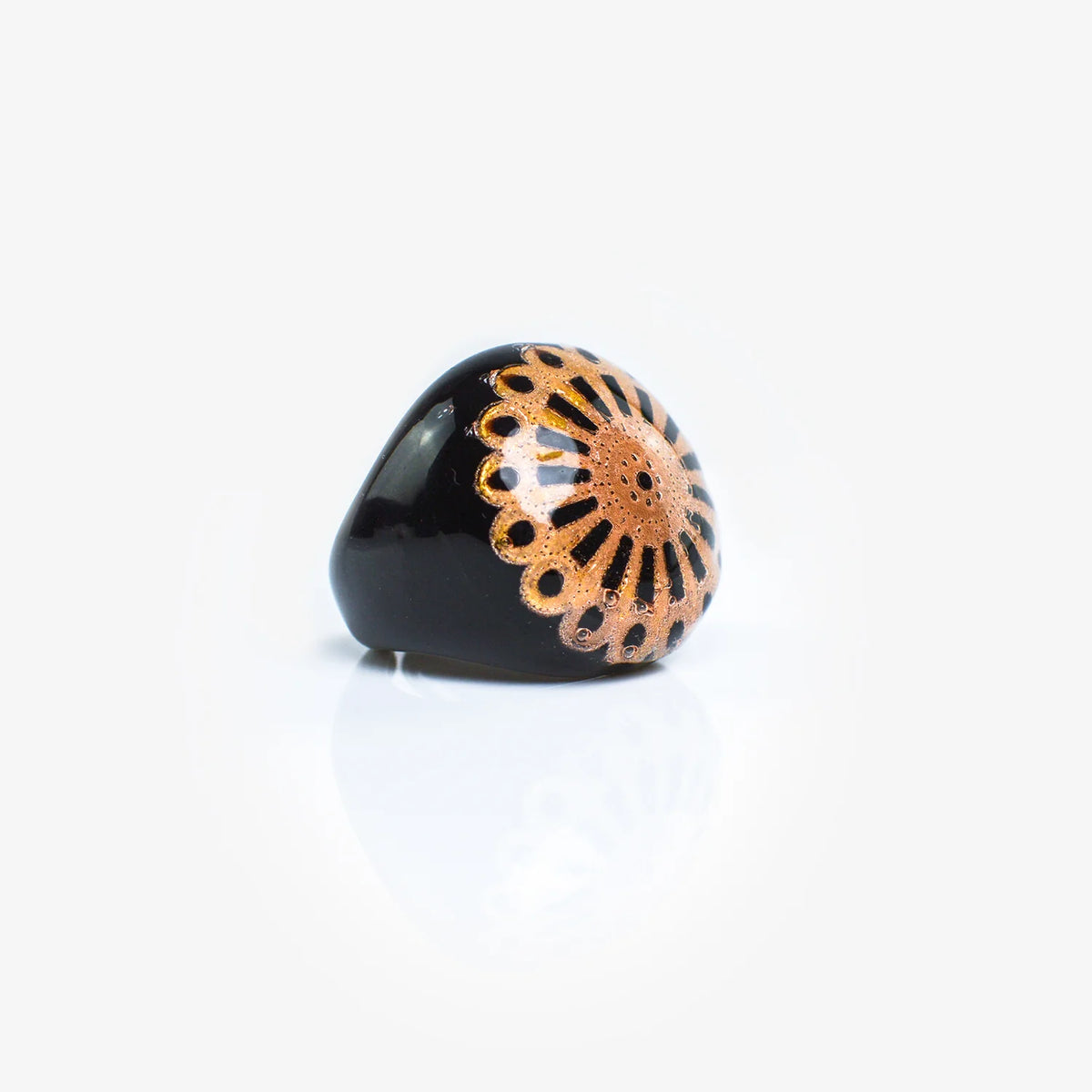 Black Murano glass lace statement ring made in Italy, featuring intricate lace design and handcrafted Italian craftsmanship.