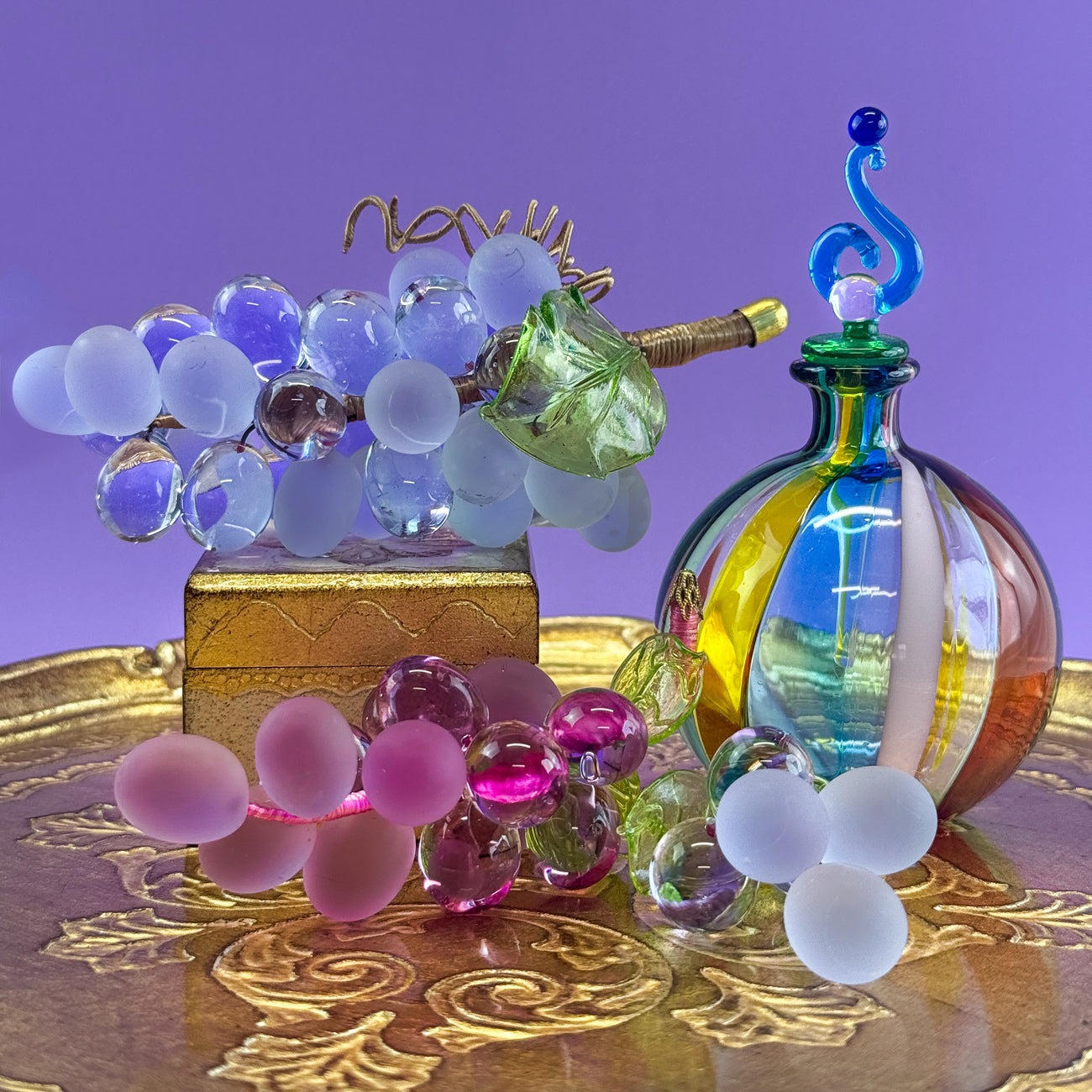 Large Murano glass grape cluster artificial flora made in Italy, detailed and vibrant for decorative use by MyItalianDecor.