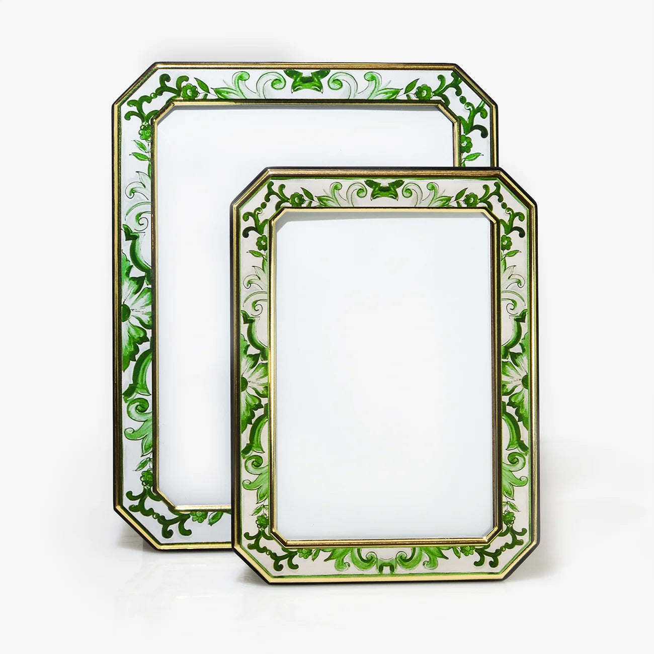 Octagonal emerald green metal picture frame with a sleek design, perfect for displaying photos or artwork.