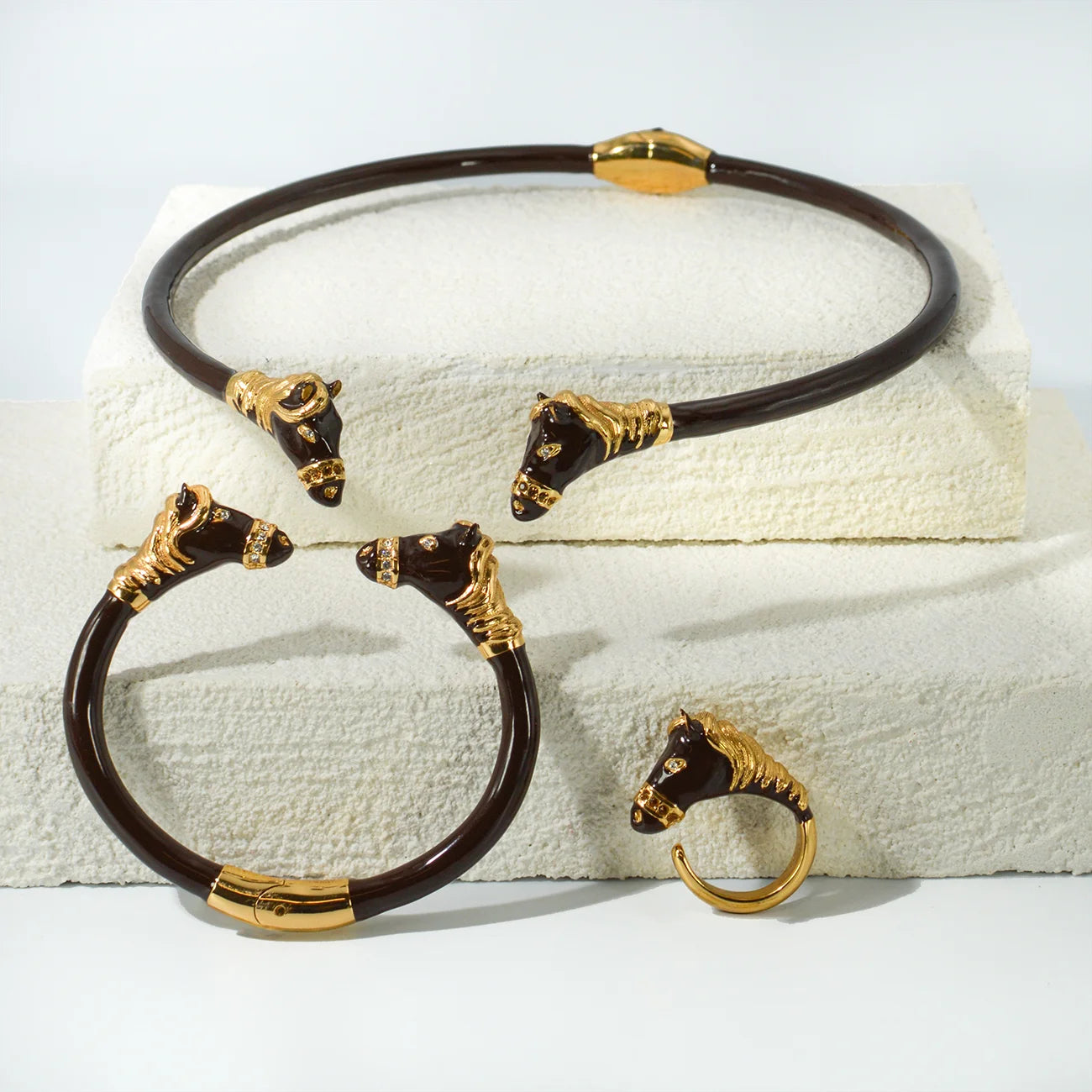 Italian-made horse enamel jewelry set by My Italian Decor, featuring a detailed horse design
