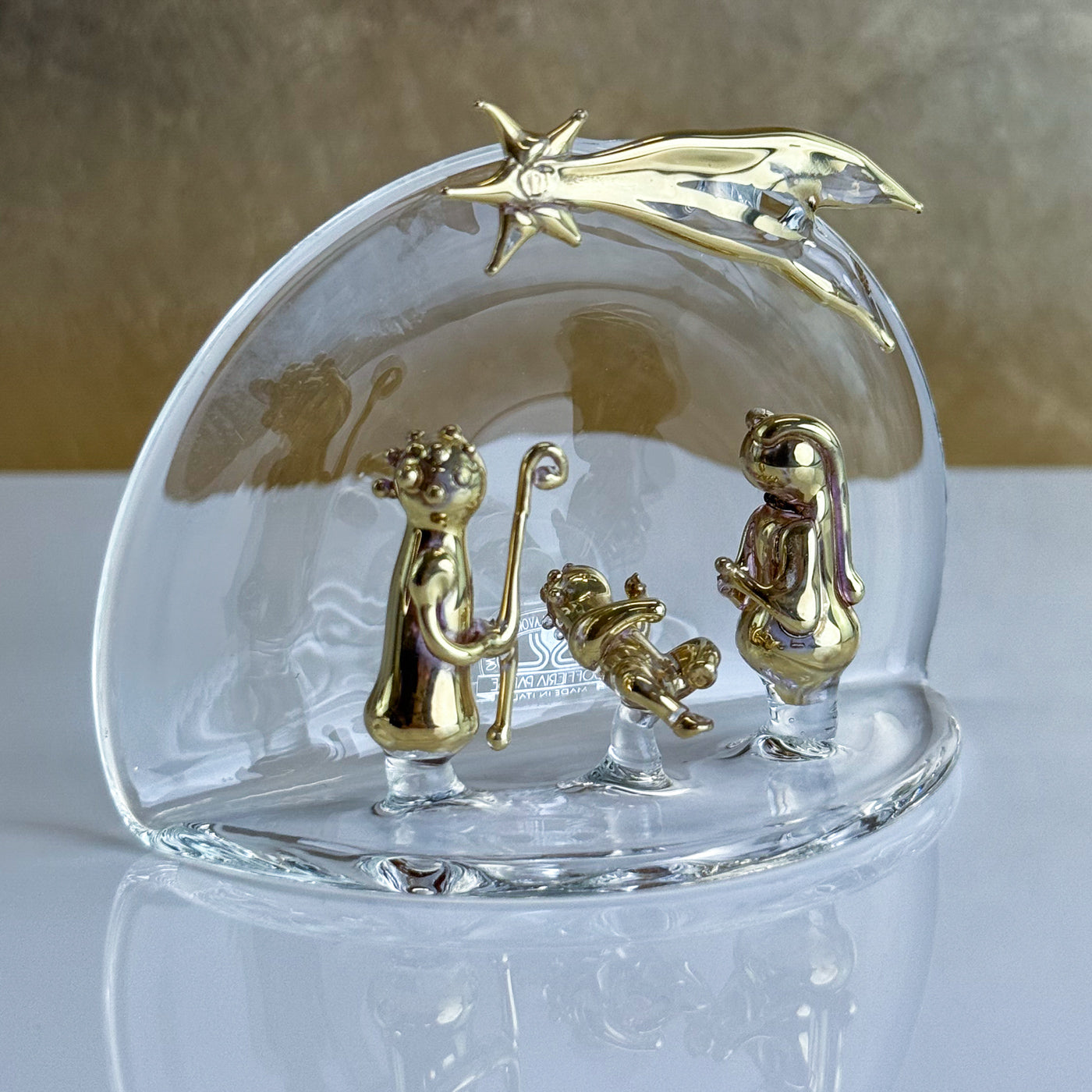 Clear glass and gold blown glass nativity ornament, handcrafted holiday decoration made in Italy by My Italian Decor.