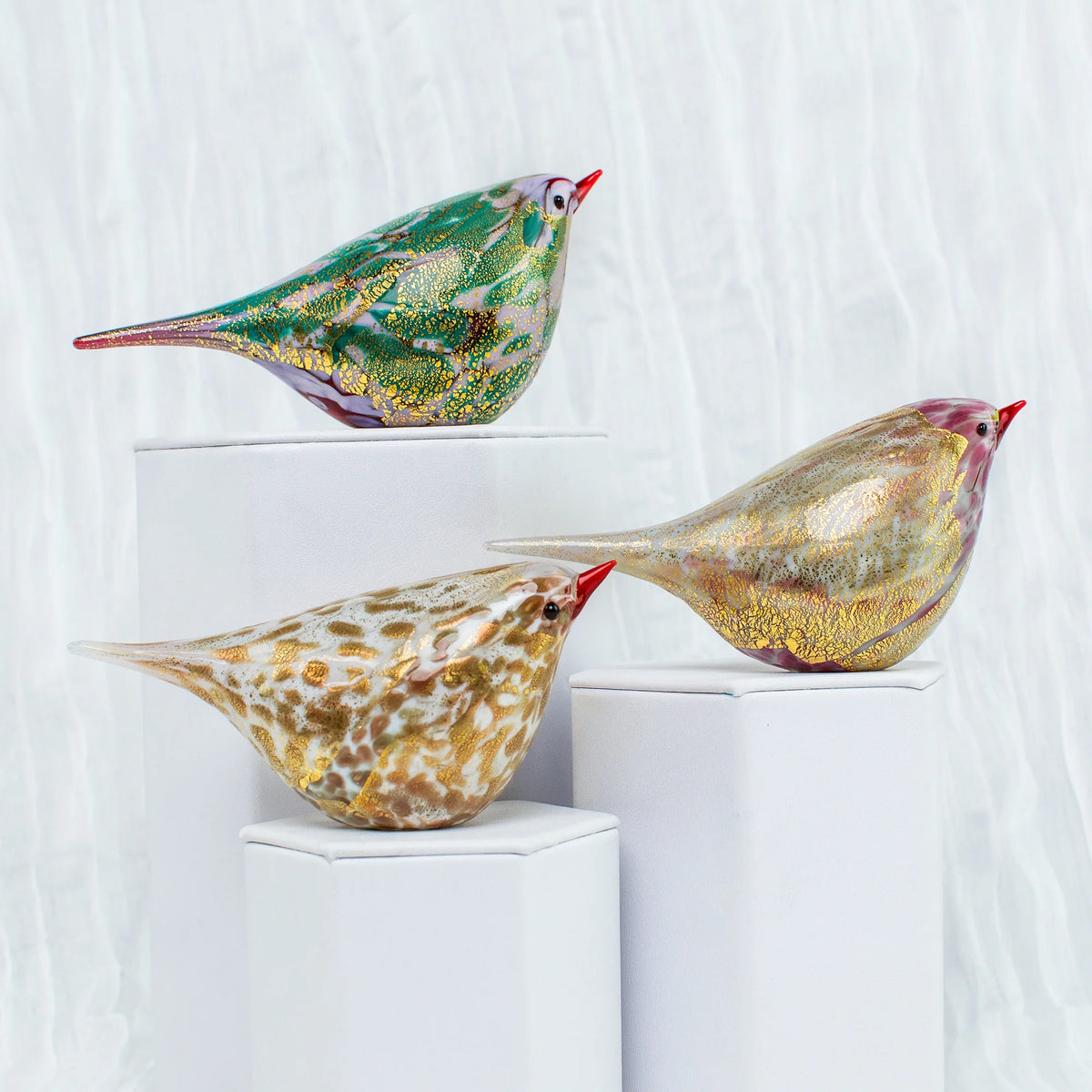 Pink Murano glass Chirpie bird figurine with gold accents by Rosanna, handcrafted decorative art from My Italian Decor.
