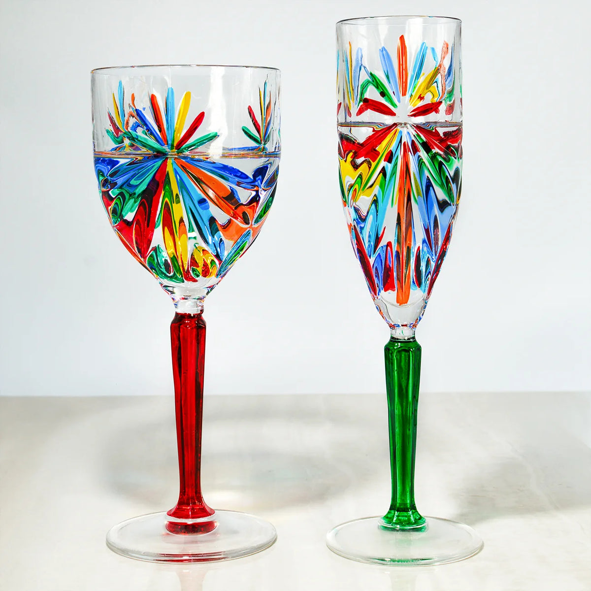 Pair of DZ hand-painted Italian crystal starburst wine glasses, elegant and detailed, set of 2 for fine wine serving