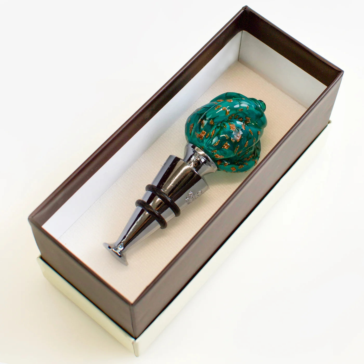Murano glass wine stopper with rose design, elegant and decorative, perfect for sealing wine bottles in a stylish way.