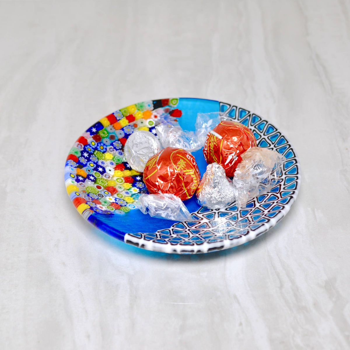 Round Murano Glass Luca Dish with Millefiori, Sky Blue, Signed by the artist - My Italian Decor