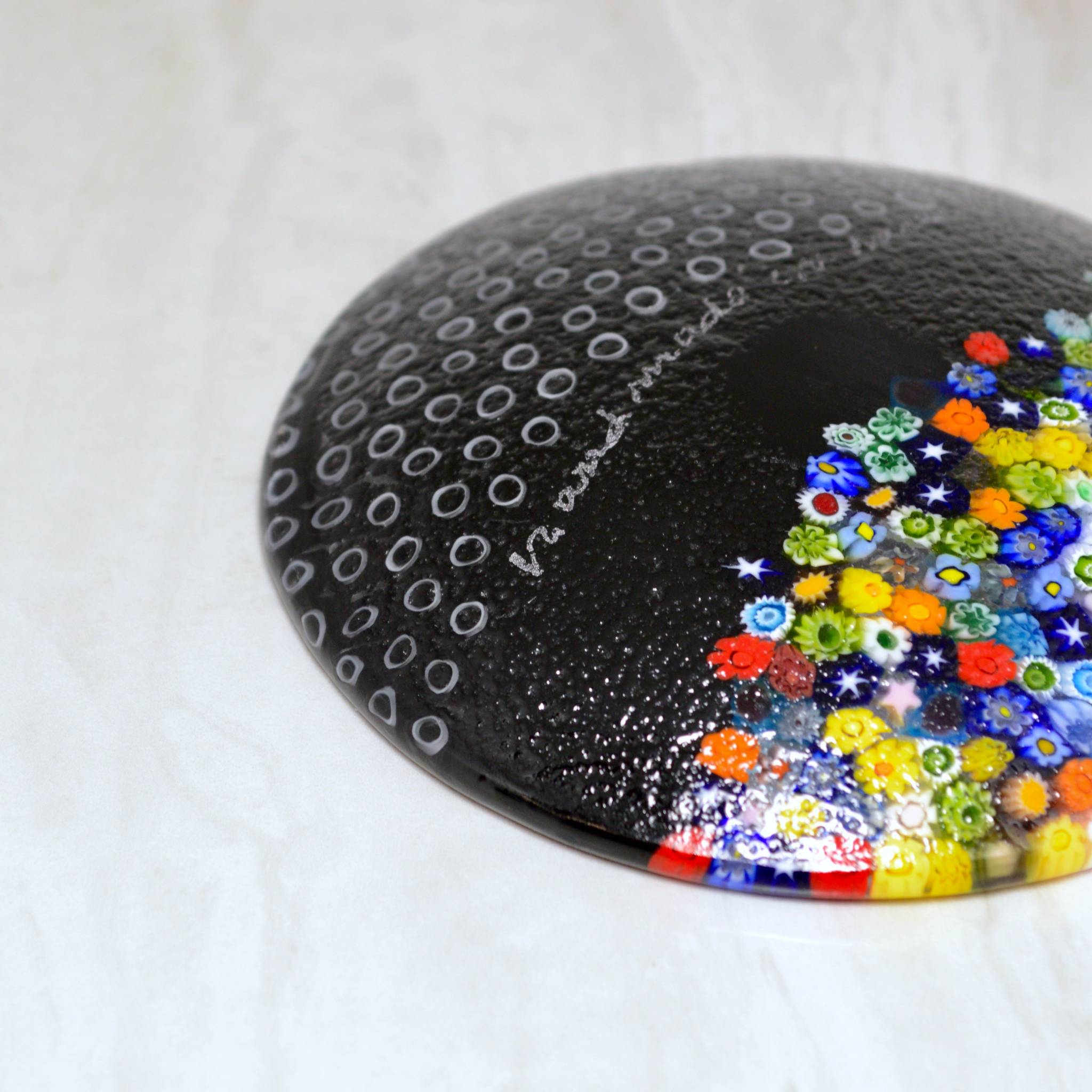 Round Murano Glass Luca Dish with Millefiori, Black, Made in Italy - My Italian Decor