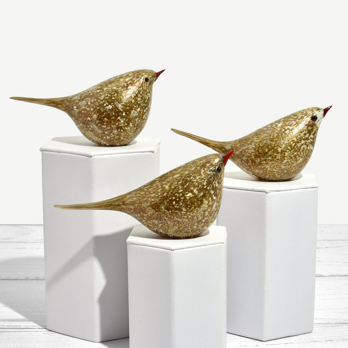 Murano Glass Handblown Italian Chirpie Bird - Romeo, Ivory/Gold