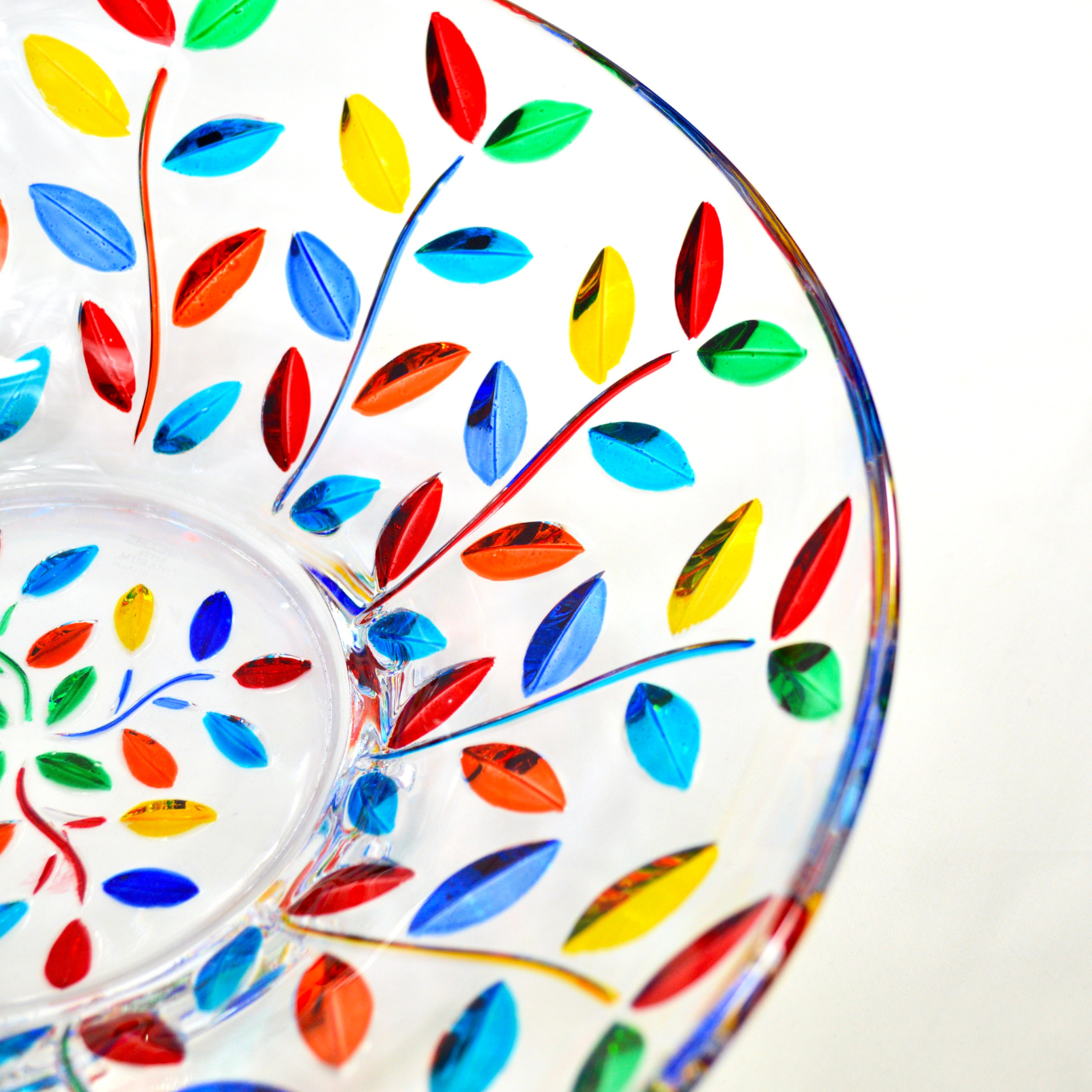 DZ Flowervine decorative glass centerpiece bowl, hand painted, made in Italy, showcasing a crystal design from the side view.