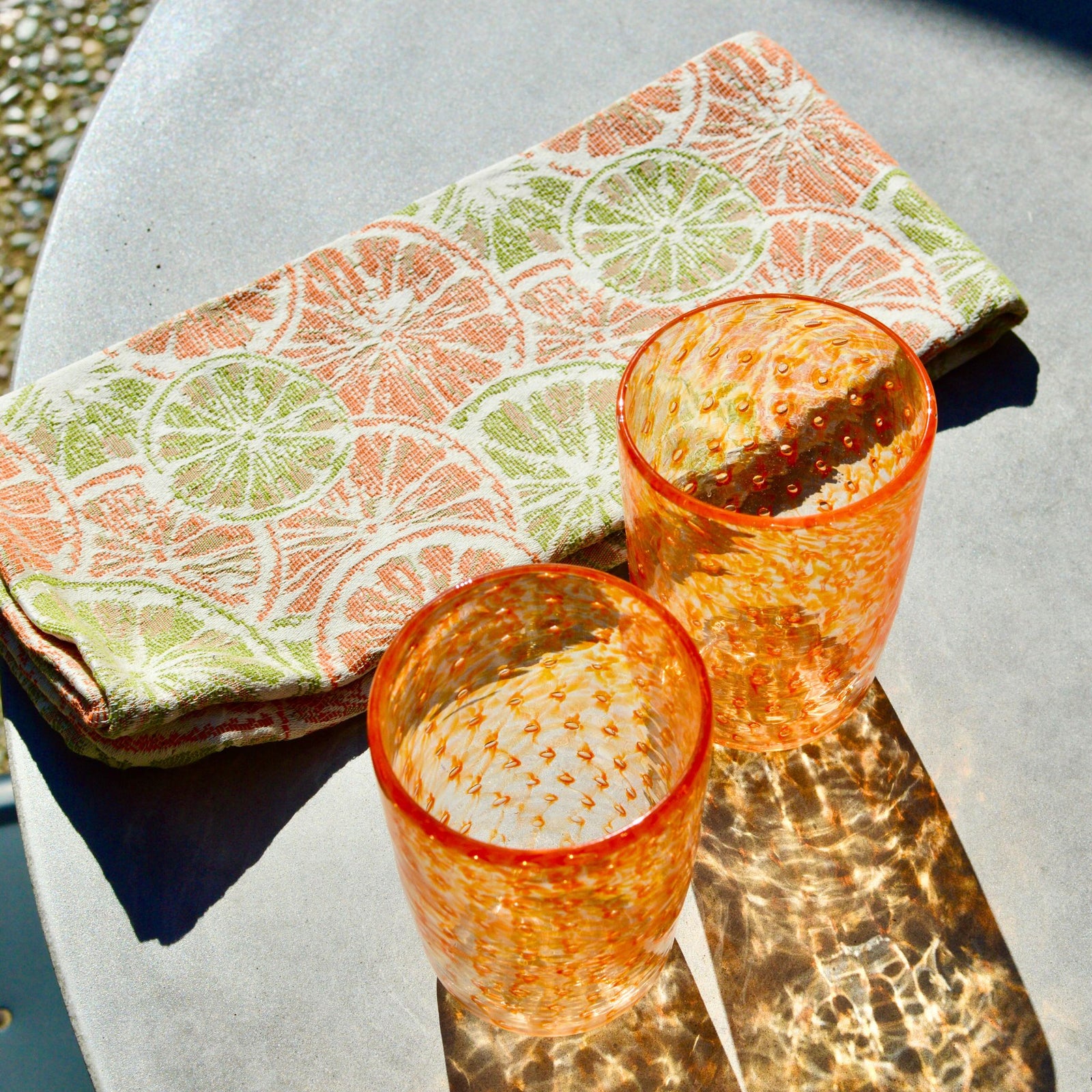 Busatti Citrus Fruit kitchen towel from Italy, featuring vibrant citrus print, made of high-quality linen for kitchen use.