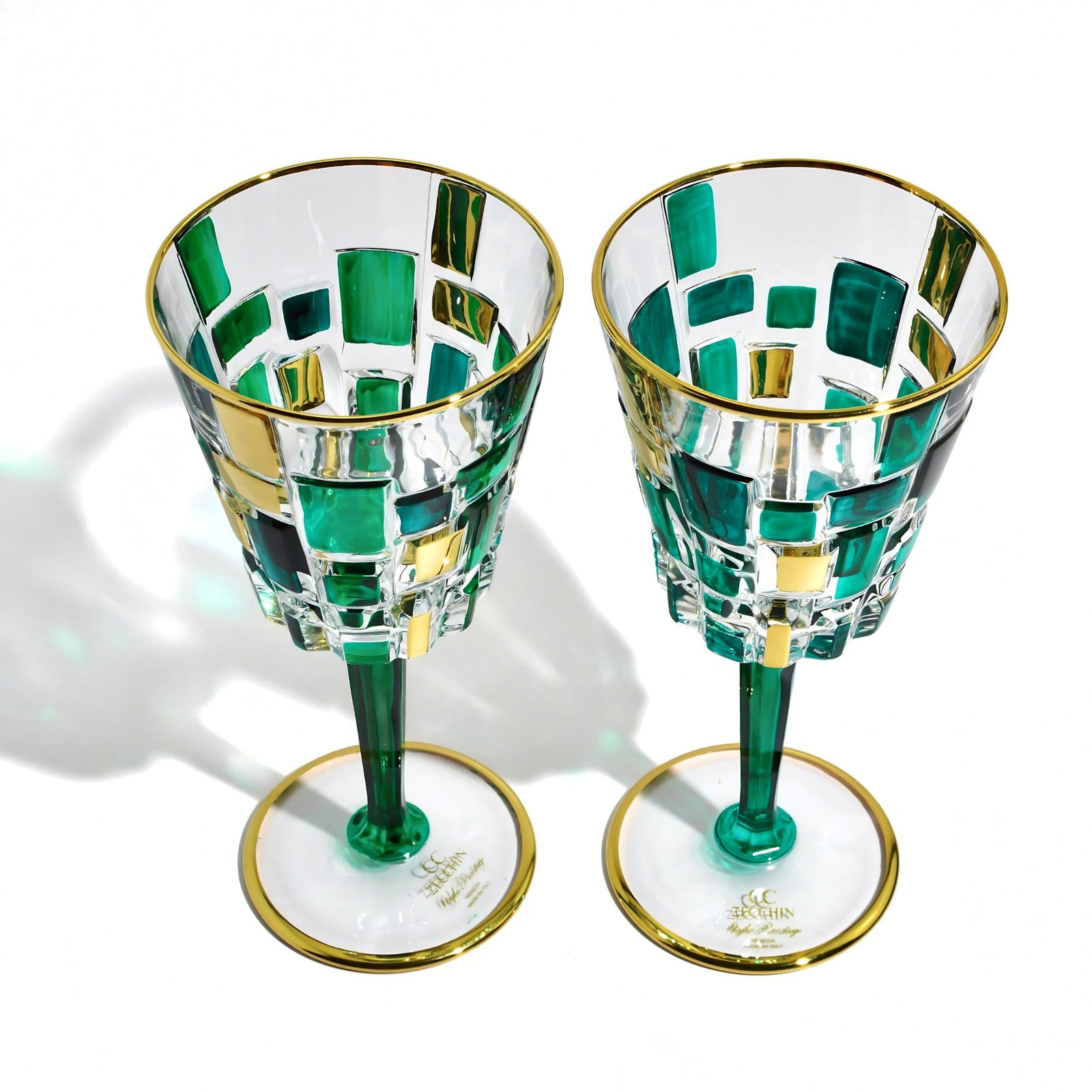 DZ Etna emerald green and gold crystal wine glasses featuring intricate design and elegant craftsmanship.
