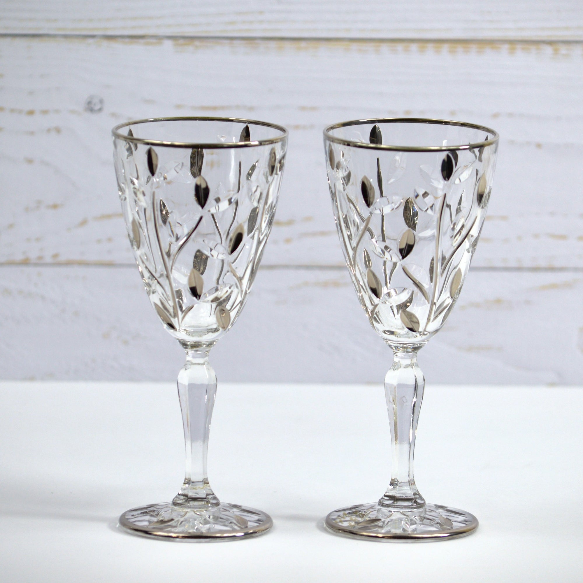 Flowervine Wine Glasses, Set of 2, Platinum - My Italian Decor