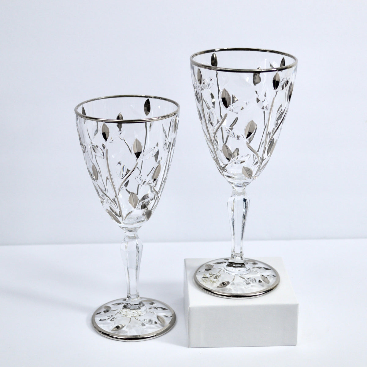 Flowervine Wine Glasses, Set of 2, Platinum - My Italian Decor