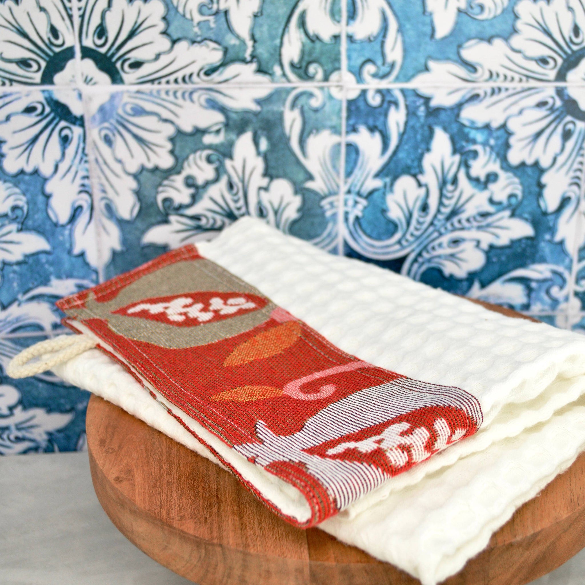 Colorful kitchen towel from My Italian Decor featuring a stylish design, made in Italy, perfect for kitchen or table linen use.
