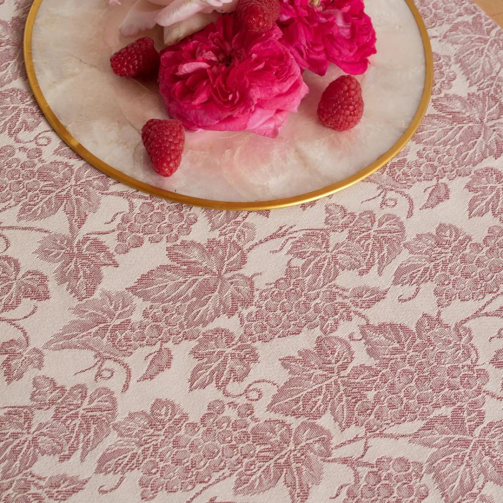 Busatti Grape Leaves Table Runner, Made in Italy