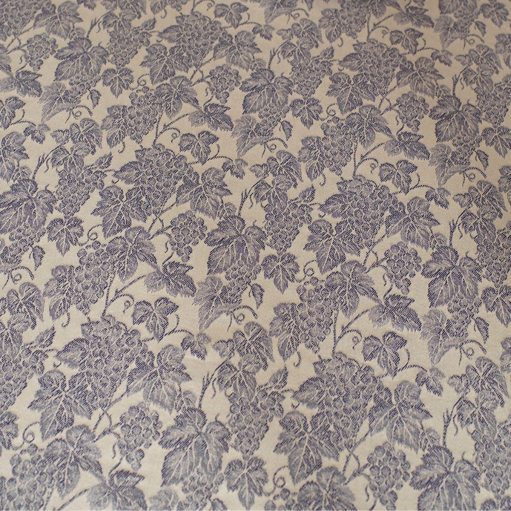 Busatti Grape Leaves Table Runner, Made in Italy