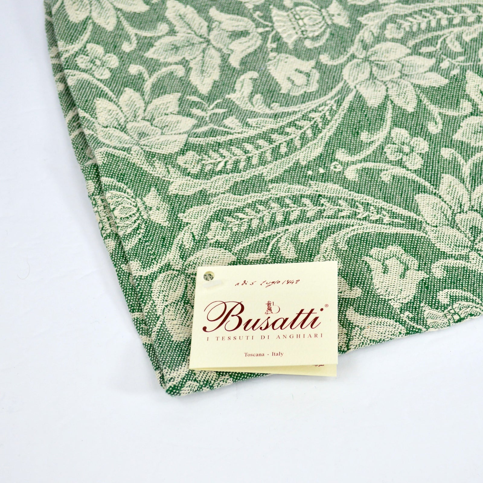 Busatti Fiore linen and cotton kitchen towel featuring floral design, made in Italy, ideal for elegant table linens.