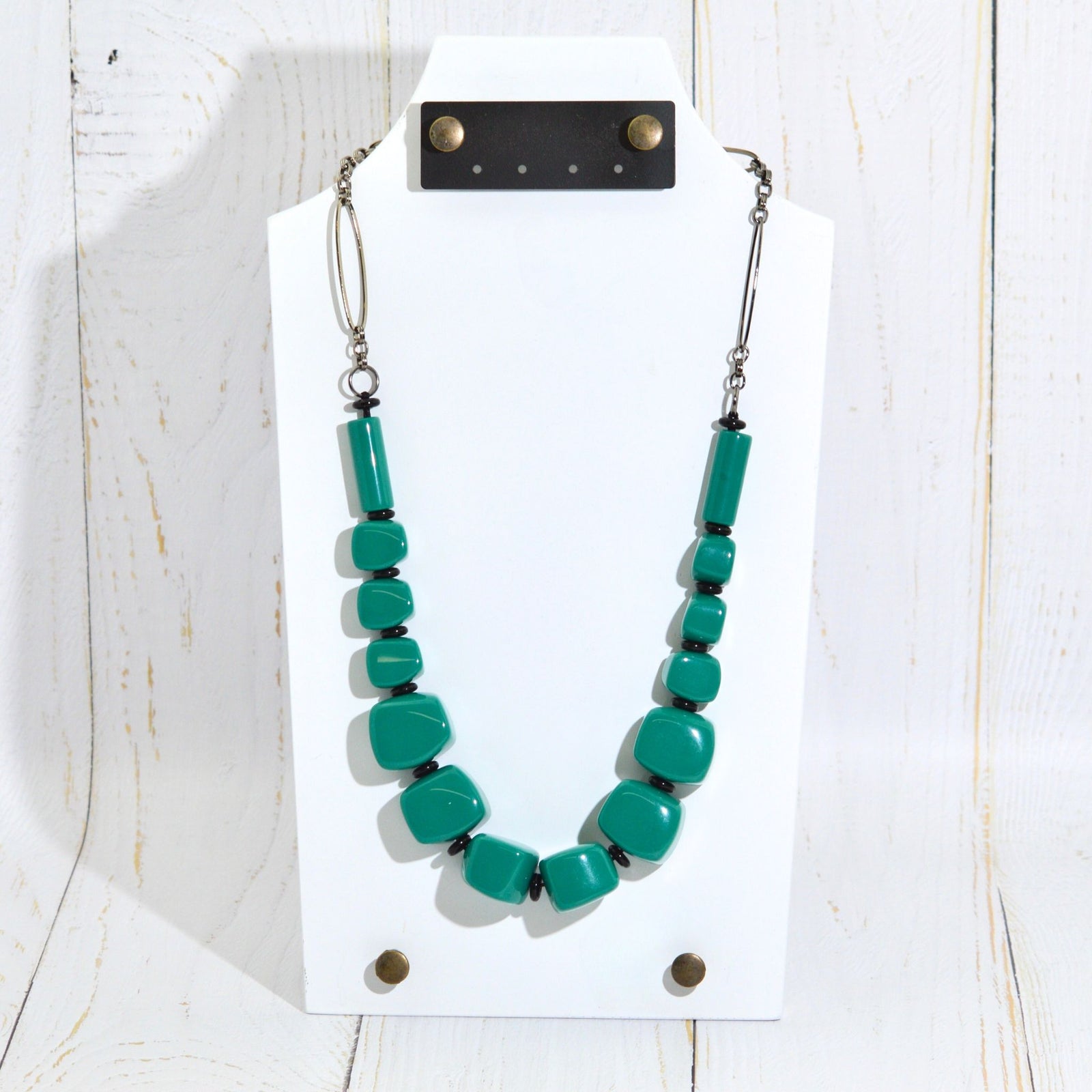 Handcrafted Italian jewelry set with Bella earrings, bracelet, and necklace from My Italian Decor's Lodi Bella collection.