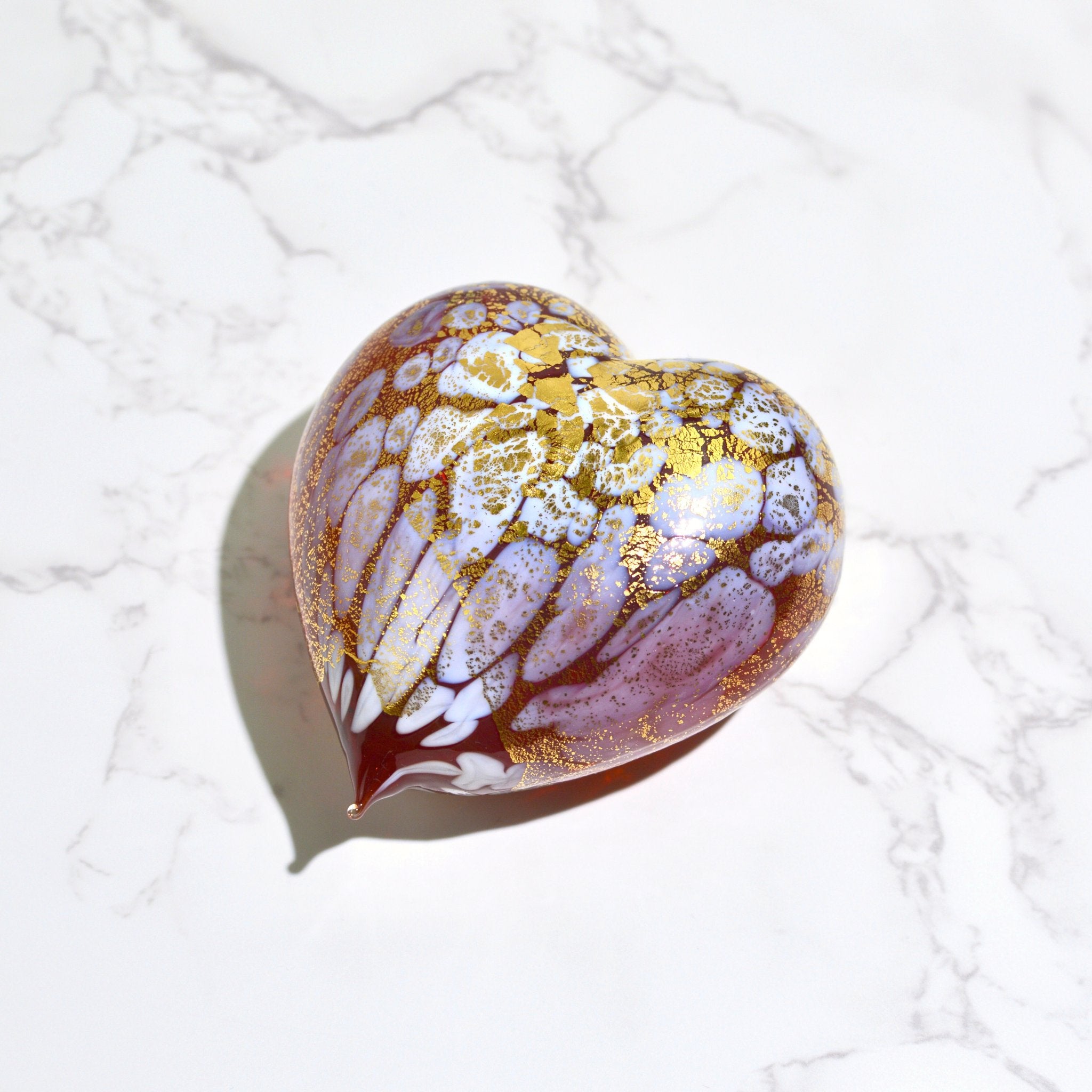 Murano blown glass heart figurine with macchia design and 24 kt gold patina, crafted by MyItalianDecor.