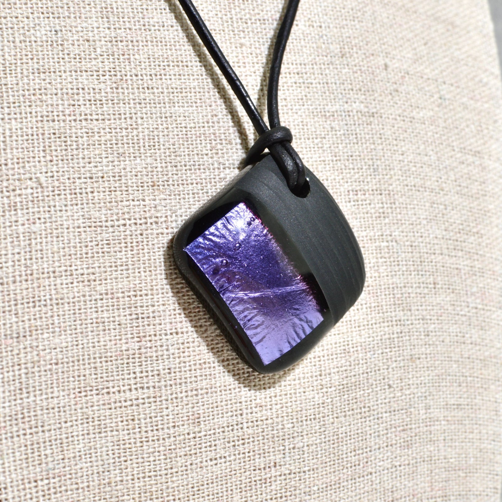Modena Murano glass etched pendant necklace and matching earrings from My Italian Decor jewelry set, featuring handcrafted Italian glass jewelry.