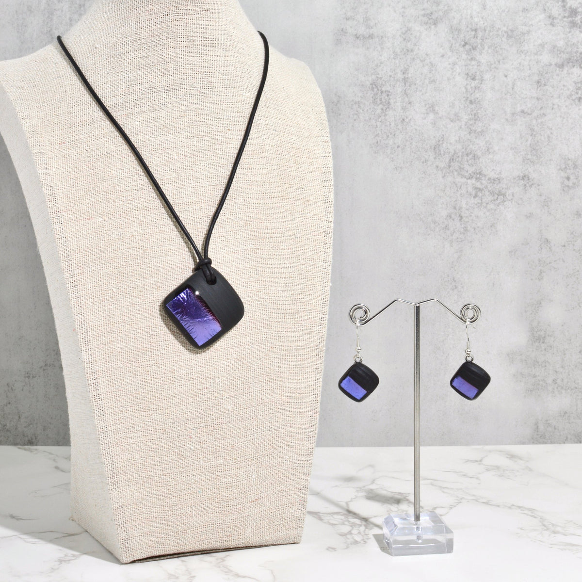 Modena Murano Glass Etched Pendant Necklace and Earrings