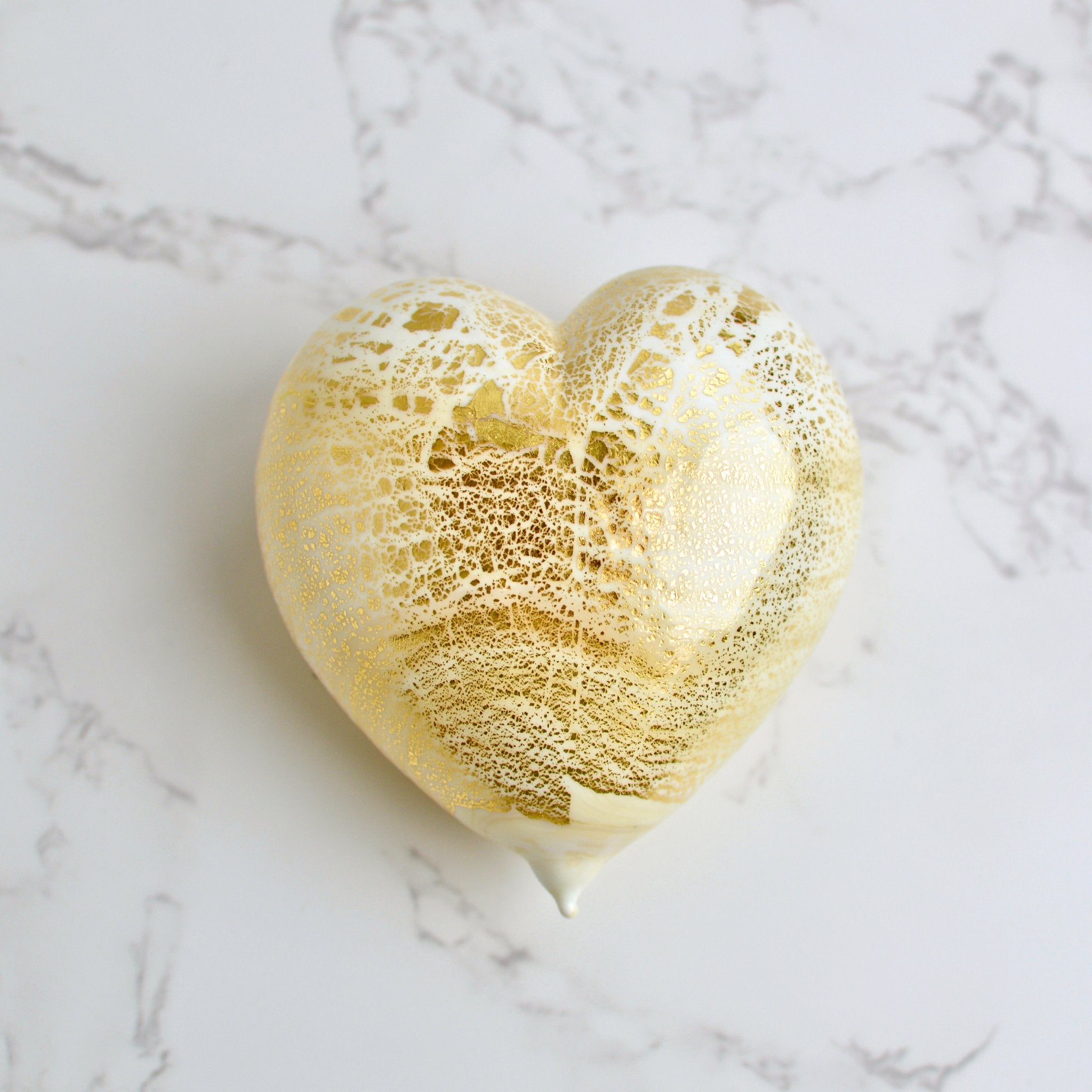 Murano glass heart figurine with 24 karat gold accents, available in various colors, made in Italy by MyItalianDecor.