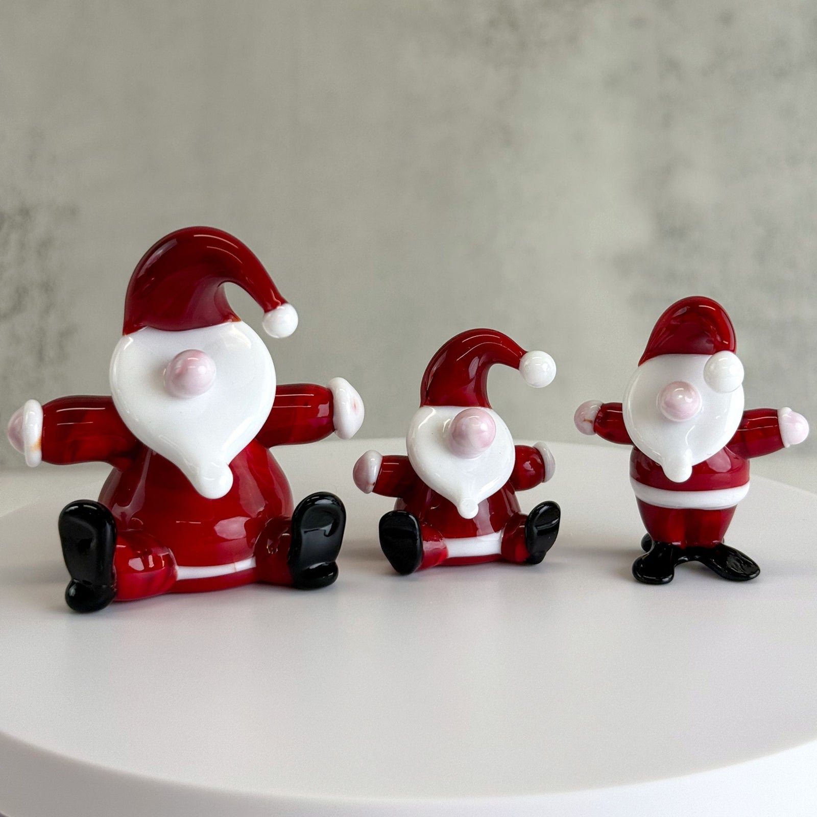 Murano Glass Santa Figurines, Made in Italy - My Italian Decor