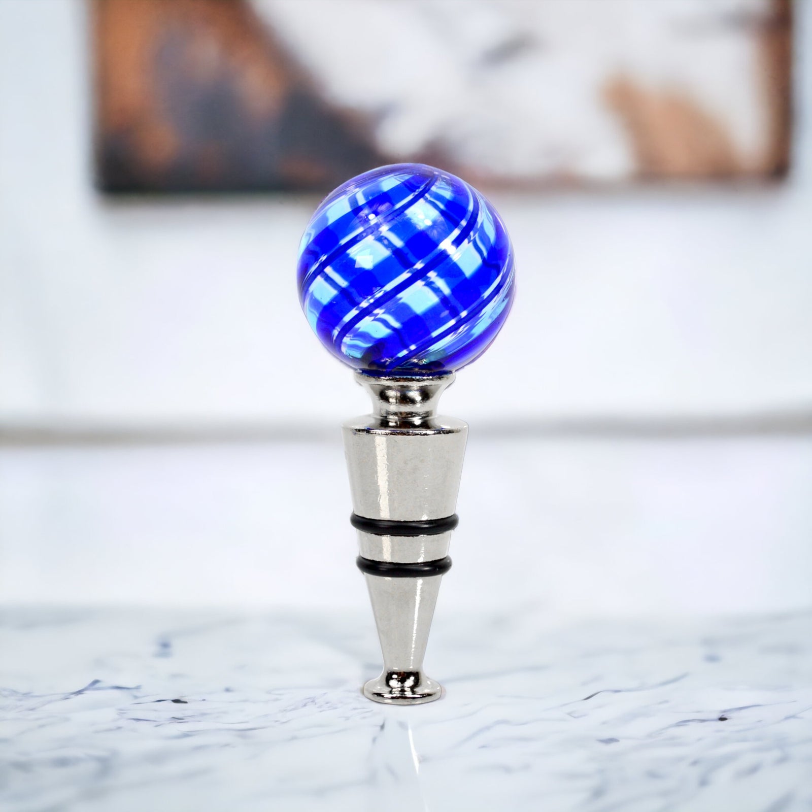 Set of Murano glass wine stoppers in blue with filigrana design, made in Italy, designed to preserve wine freshness.