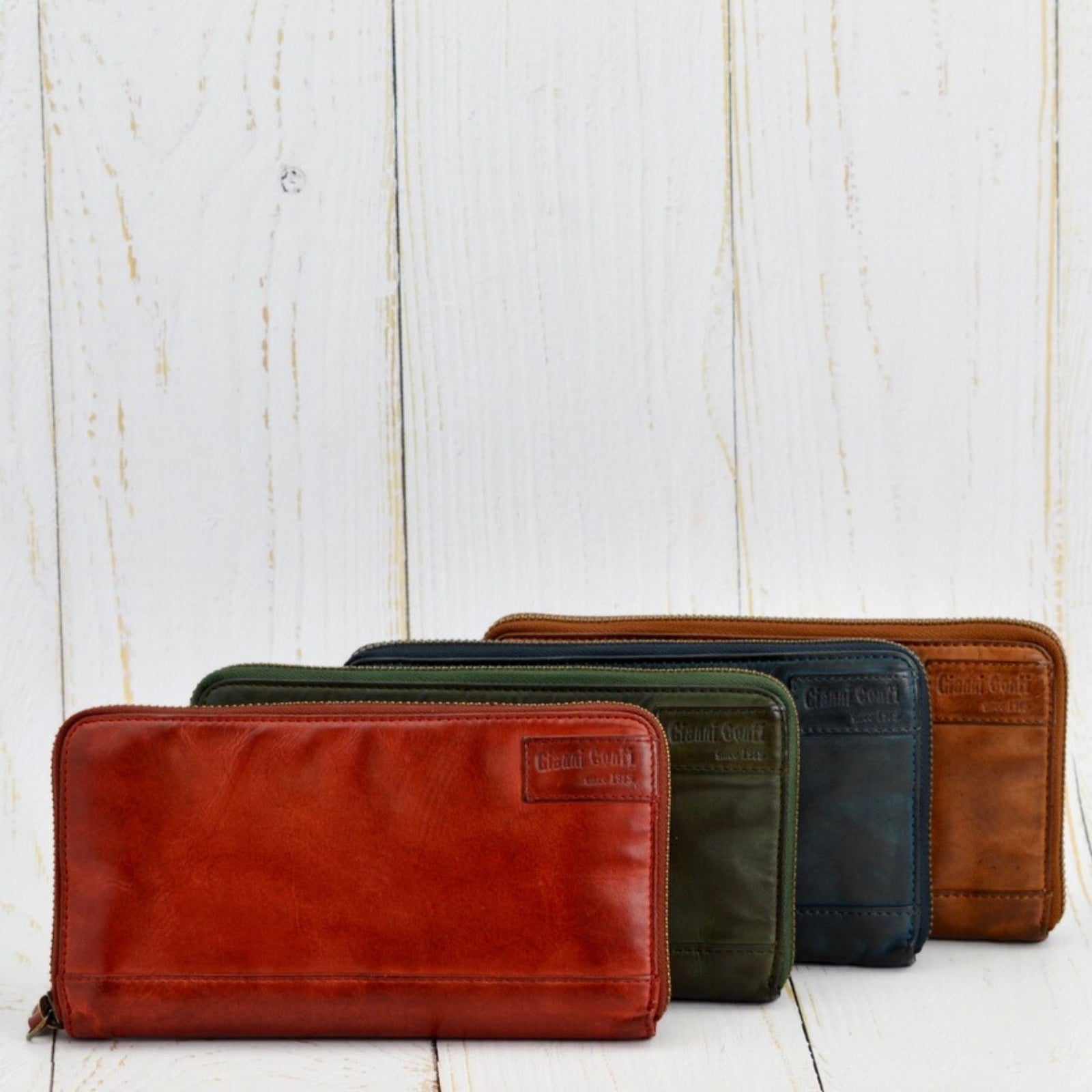 Italian leather wallet by My Italian Decor featuring a zip-around design and classic craftsmanship.