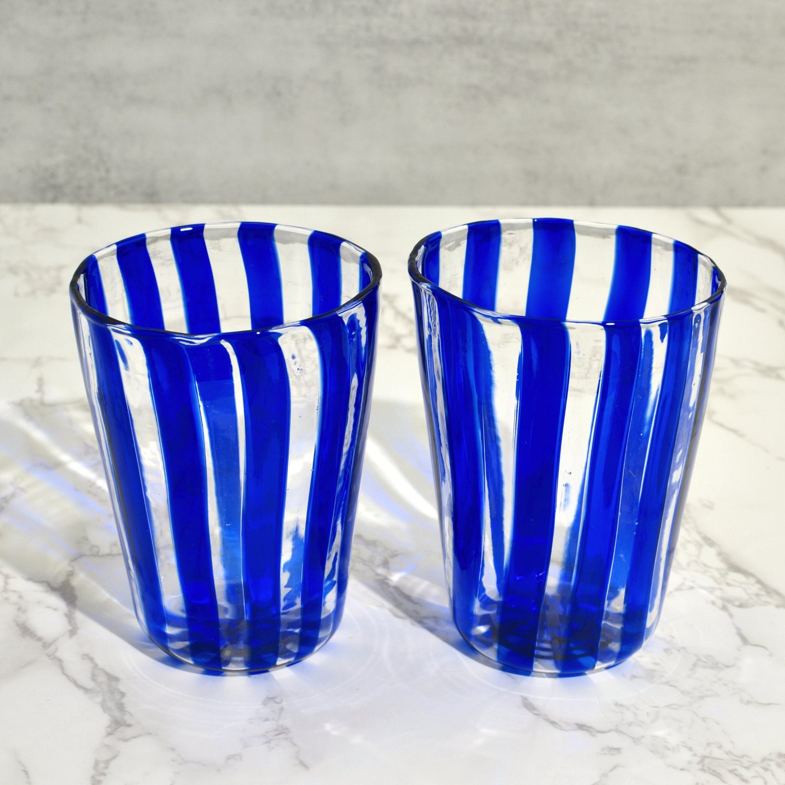 Set of 2 Filigrana Stripes drinking glass tumblers with red and clear glass, handcrafted in Murano Italy by MyItalianDecor.