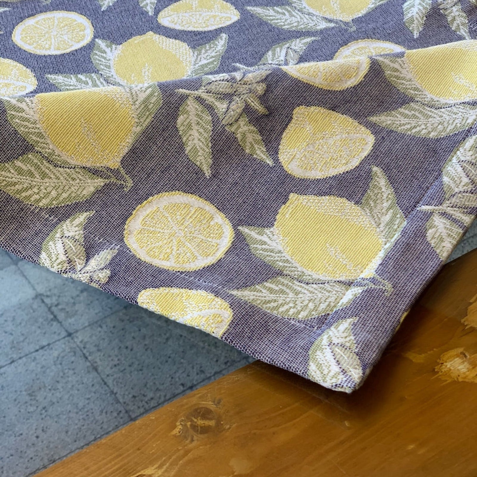 Busatti Lemon table runner made in Italy, featuring vibrant lemon print on elegant linen, perfect for Italian-style table decor.