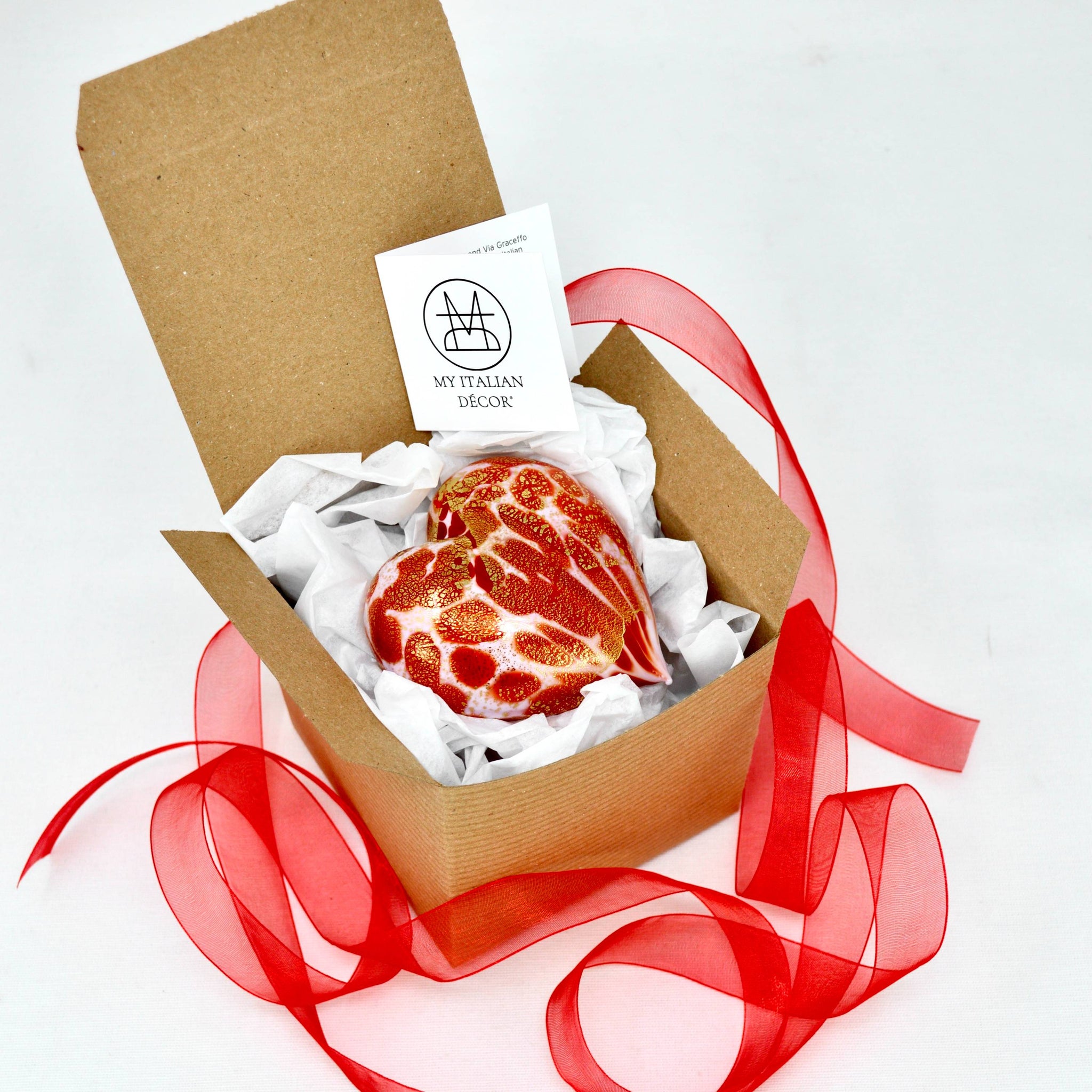 Murano blown glass heart figurine with pink and red macchia pattern, accented with 24 kt gold patina, handcrafted by MyItalianDecor.